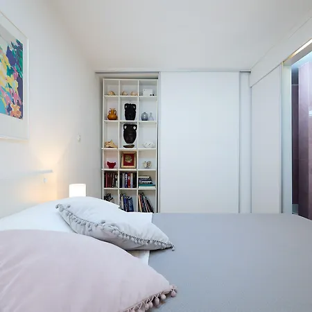 Hedera Estate, Hedera 6