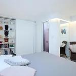 Hedera Estate, Hedera 6 Apartman *